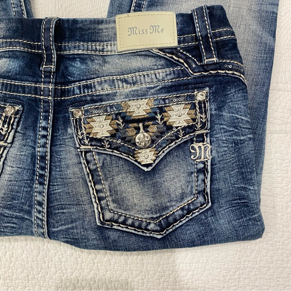 Miss Me Low-Rise Boot jeans Size 31 - Picture 3 of 13
